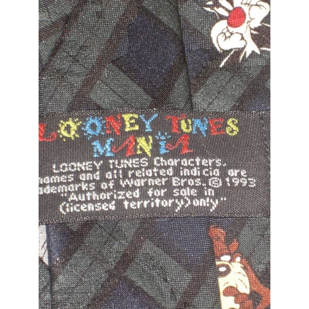 Looney Tunes Plaid Necktie w Warner Bros Cartoon Characters
